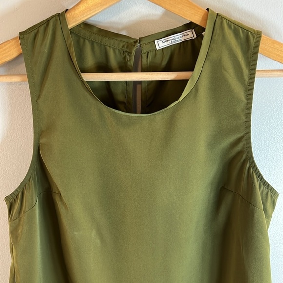 Abercrombie & Fitch Essentials Sleeveless Top Size Small - Picture 3 of 10